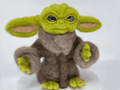 Selbst gefilzte Baby-Yoda-Figur aus Schafwolle – Nadelfilz-Set von Filzpackerl
